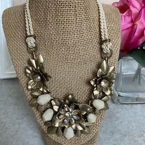 Gardenia Convertible Statement Necklace